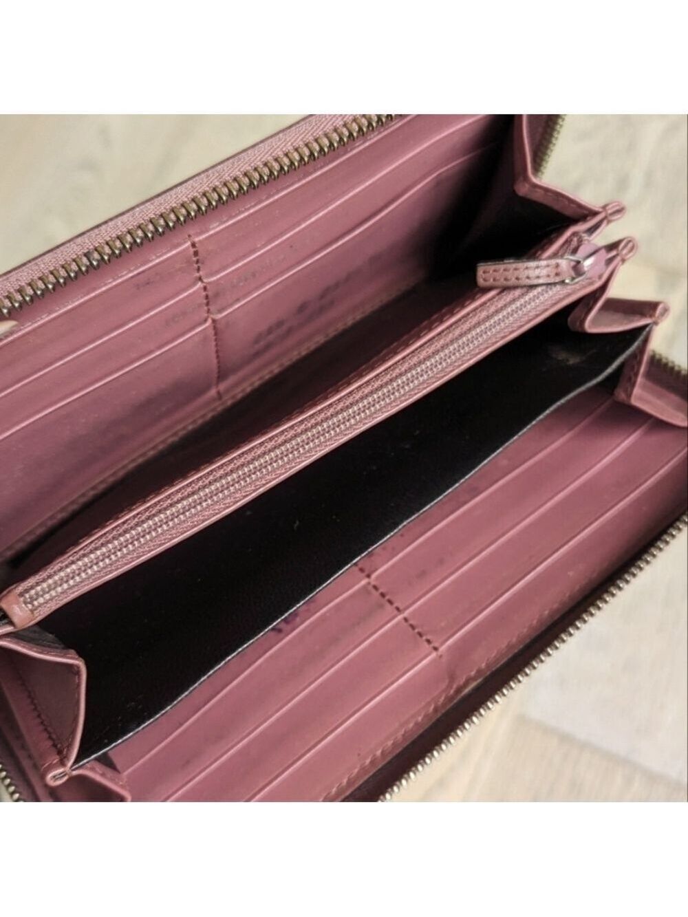 Gucci Pink Guccissima Leather GG lcon Zip Around Wallet - Picture 9 of 13